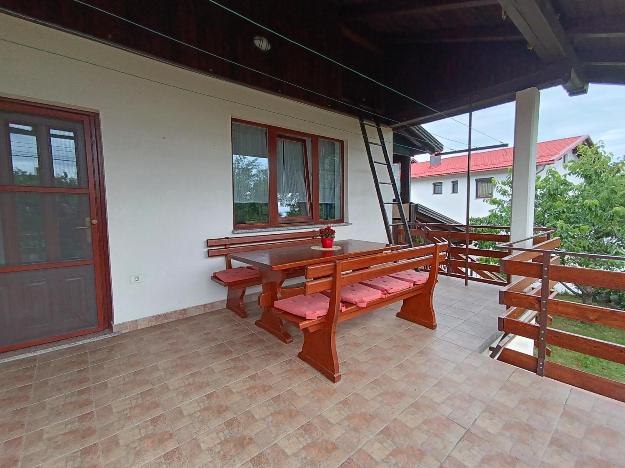 Apartma Mihatovi Pivka Exterior foto